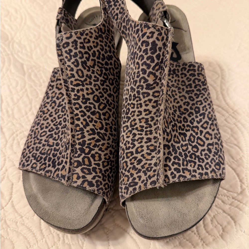 OTBT Leopard Print Platform Sandals